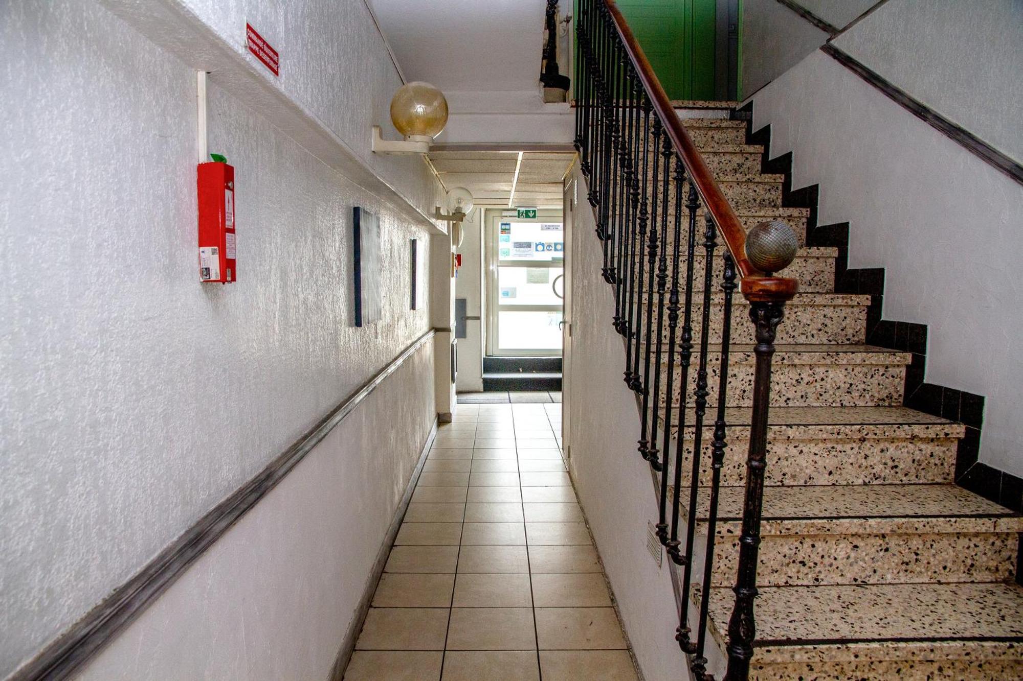 Hotel Durand Le Patio Alès Exteriör bild